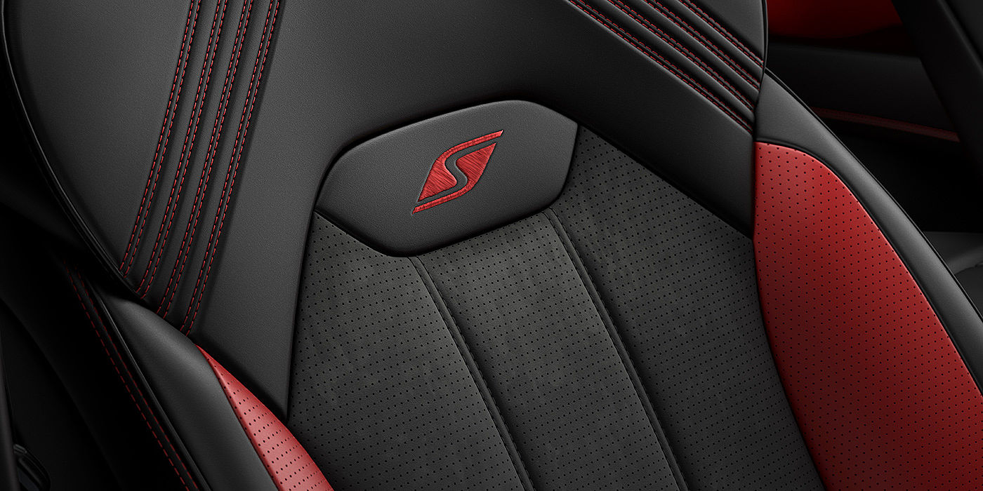 宾利东莞 Bentley Bentayga S seat with detailed red Hotspur stitching and black Beluga coloured hide. 